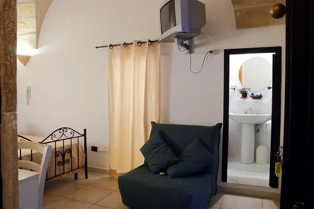 Antiche Volte B&B Lecce 3*,